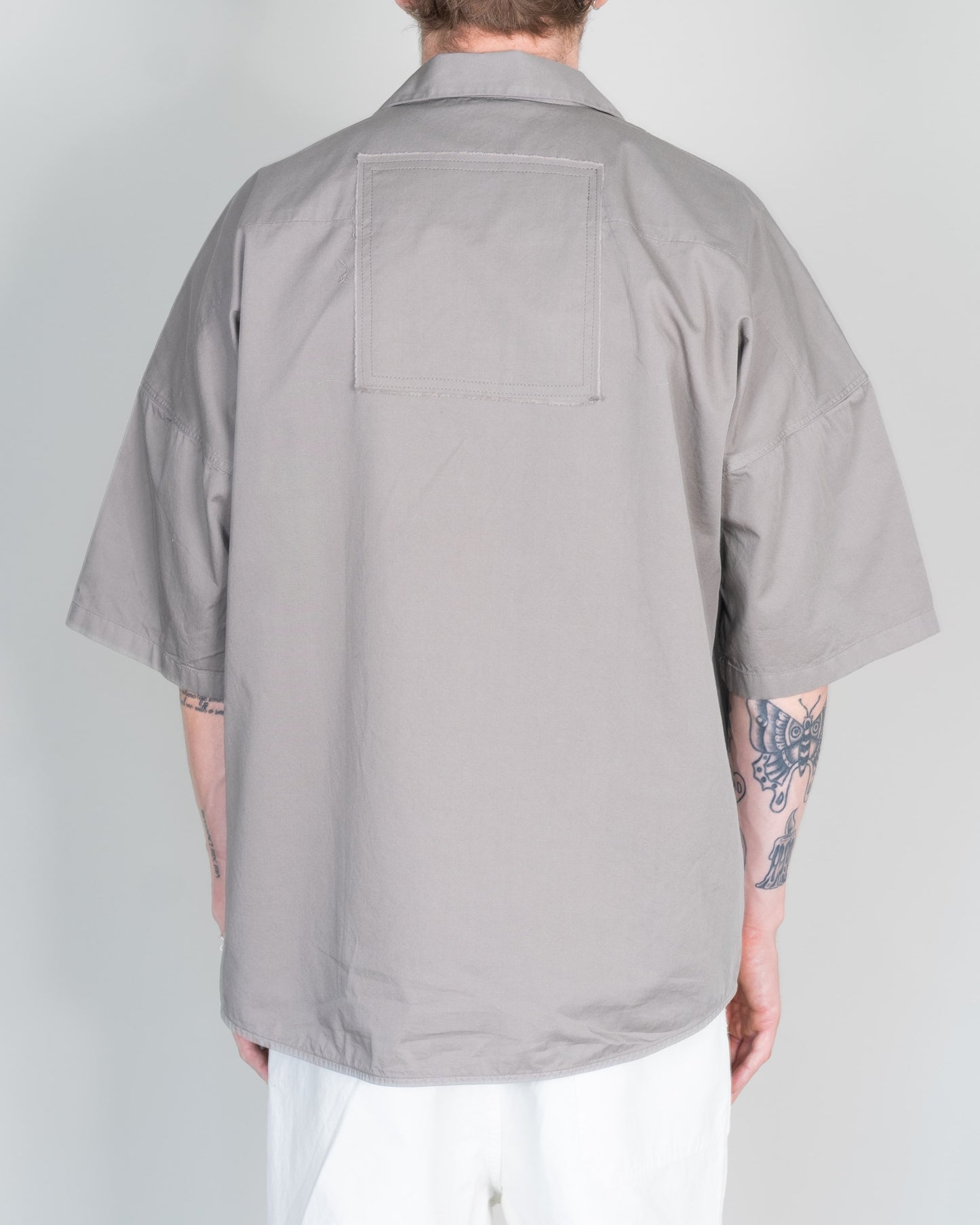 SHORT SLEEVE SHIRT (CHARCOAL PRINTED)