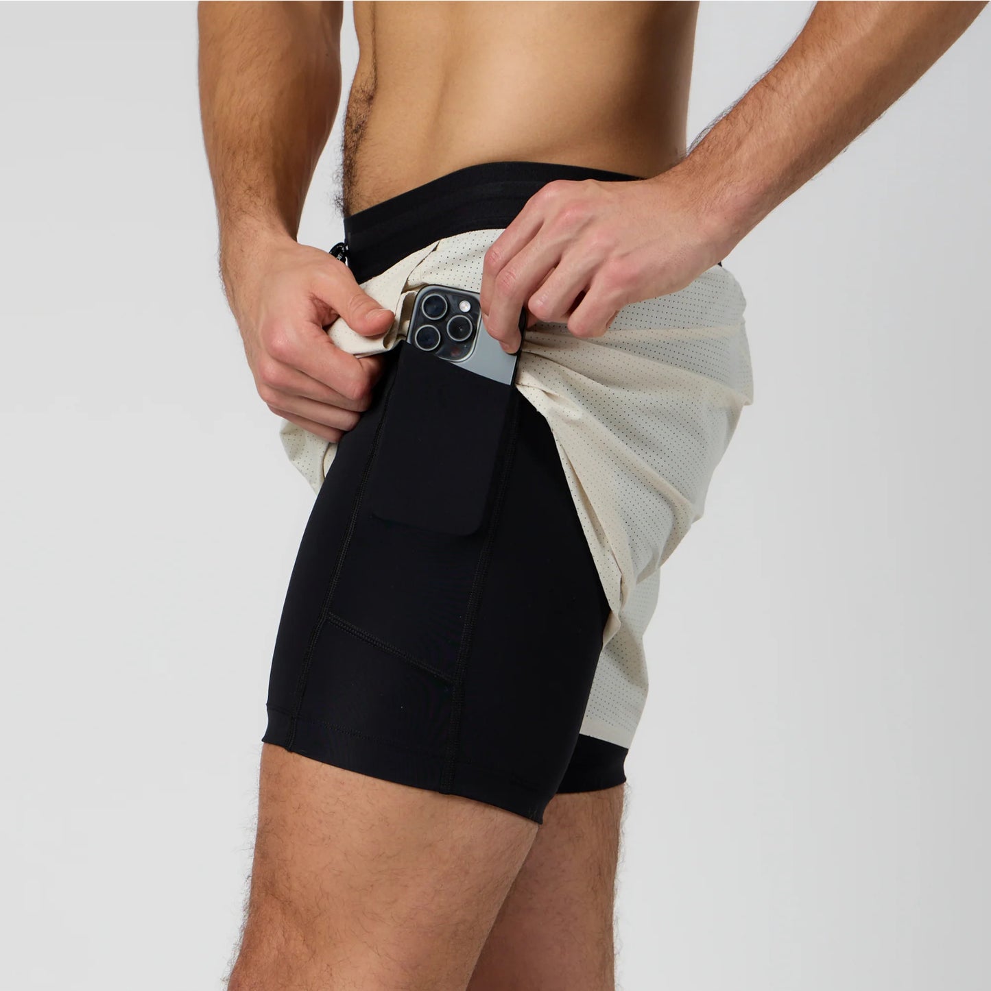 VENTO 2-IN-1 TRAINING SHORT (CHAMPAGNE)